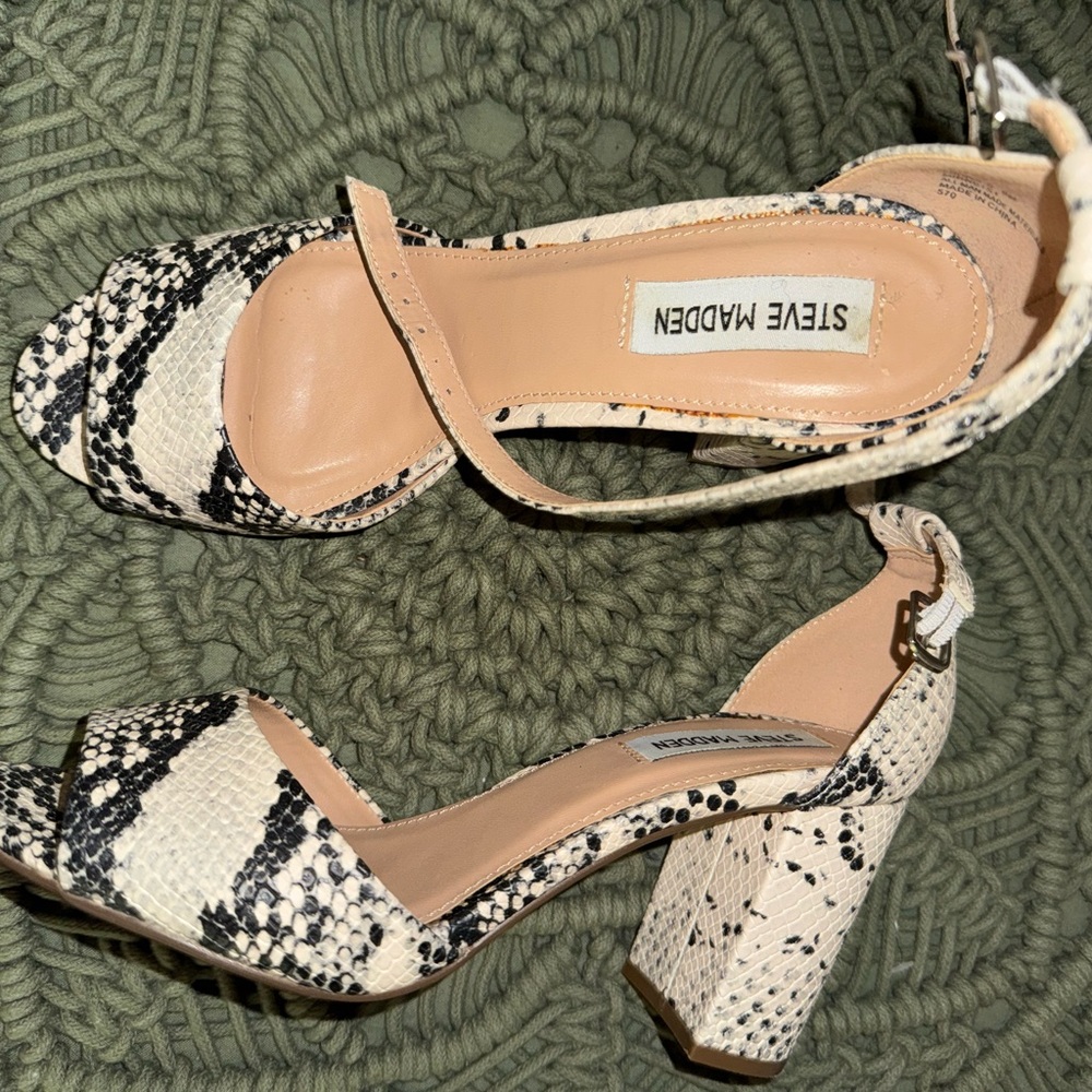 Steve Madden Black and Cream Block Heel Sandals
